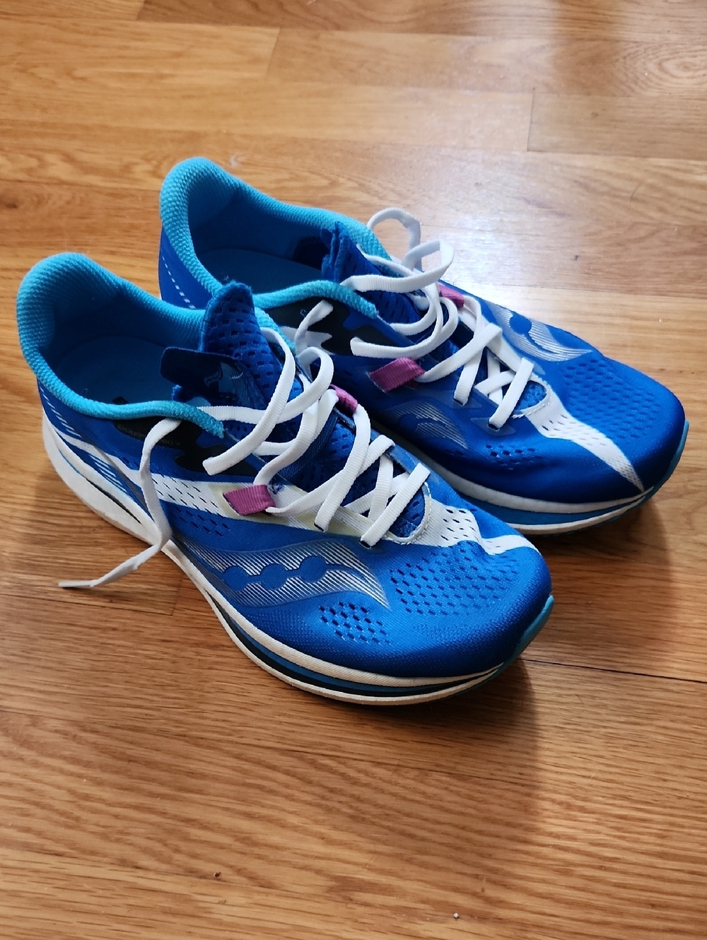 Women’s Saucony Endorphin Pro 2 Blue Running Sneakers- Size 9 Lightweight